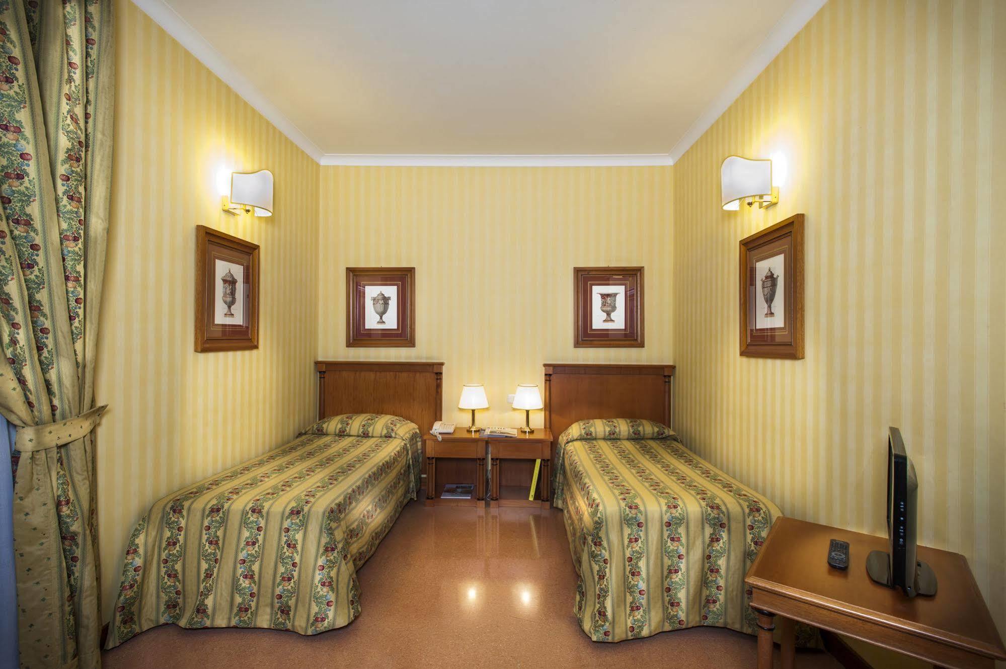 Hotel Residenza D'Aragona à Palerme Extérieur photo