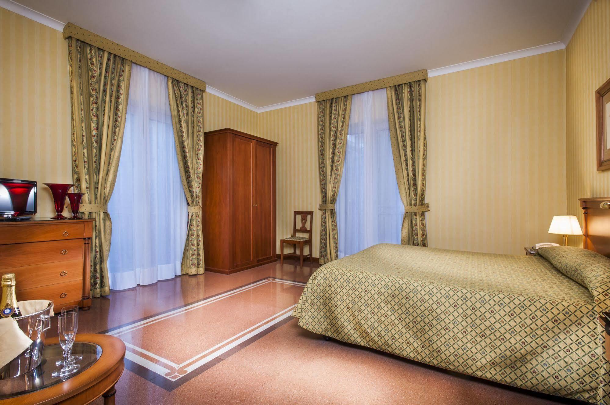 Hotel Residenza D'Aragona à Palerme Extérieur photo
