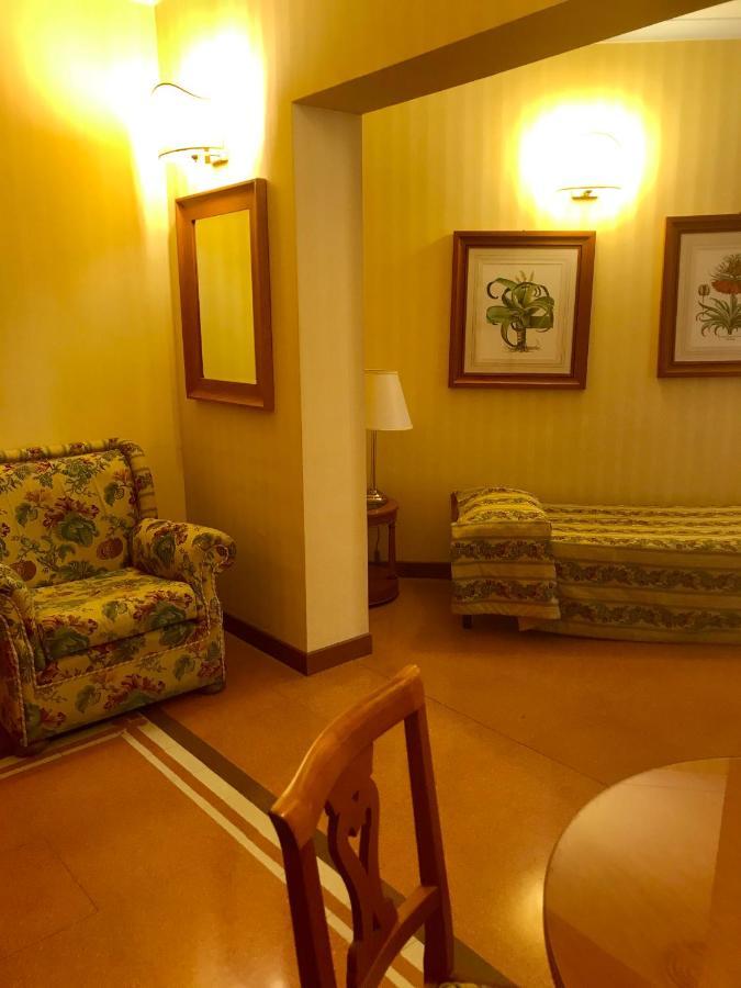 Hotel Residenza D'Aragona à Palerme Extérieur photo