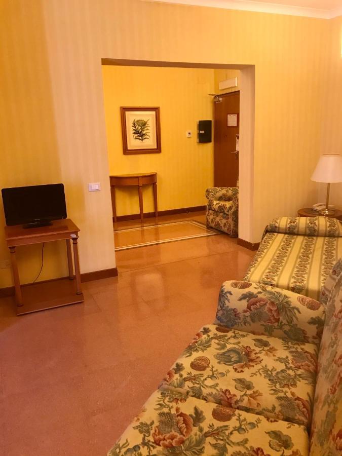 Hotel Residenza D'Aragona à Palerme Extérieur photo