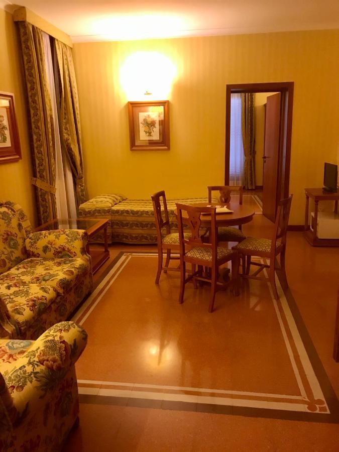 Hotel Residenza D'Aragona à Palerme Extérieur photo