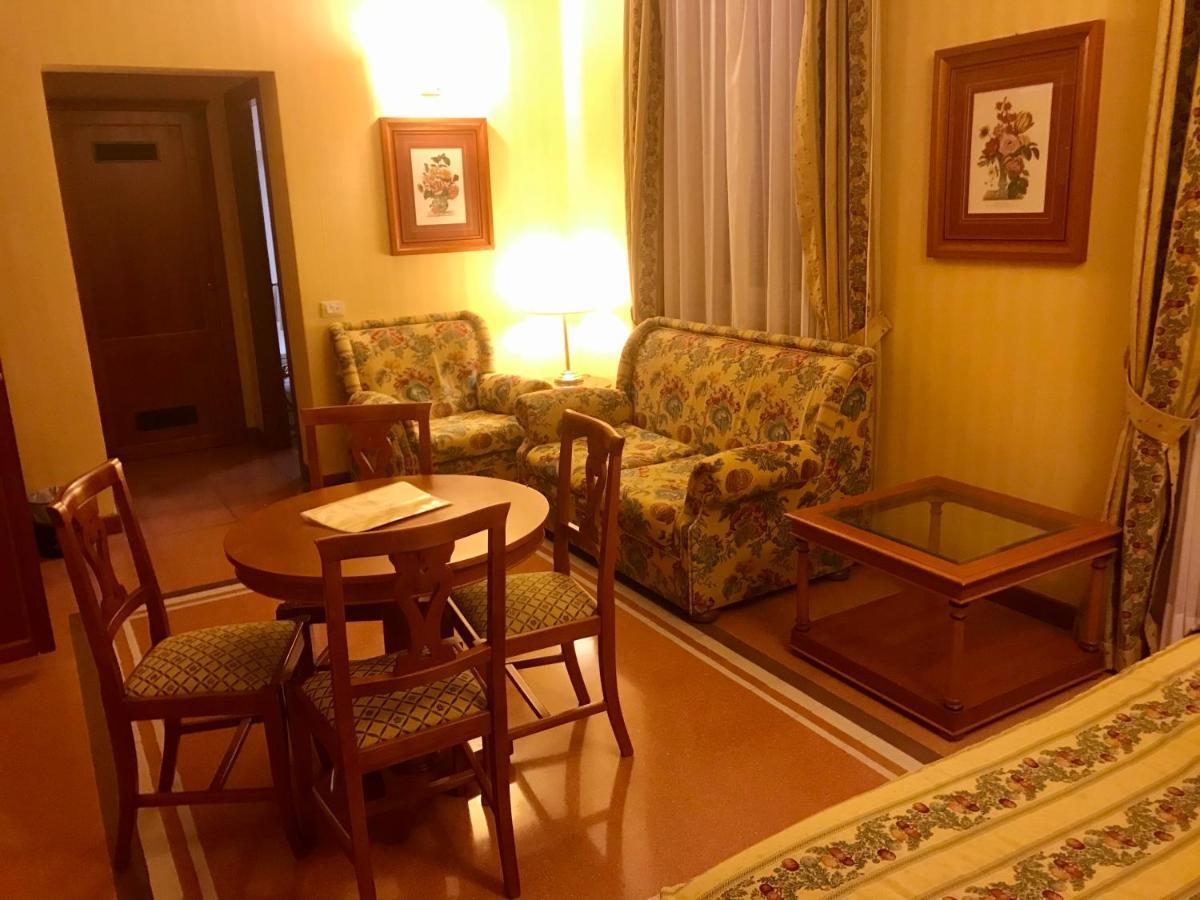 Hotel Residenza D'Aragona à Palerme Extérieur photo